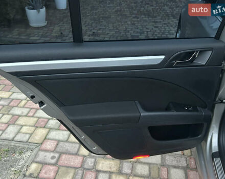 Серый Шкода Суперб, объемом двигателя 1.8 л и пробегом 230 тыс. км за 10300 $, фото 15 на Automoto.ua