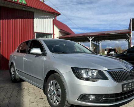 Шкода Суперб 2013 у Чернівцях на Automoto.ua Сірий Шкода Суперб, об'ємом двигуна 0 л та пробігом 161 тис. км за 9300 $, фото 2 на Automoto.ua