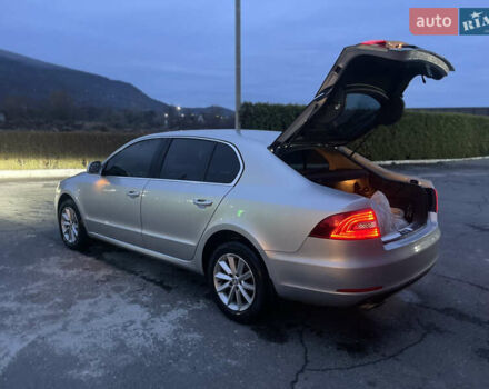 Серый Шкода Суперб, объемом двигателя 2 л и пробегом 300 тыс. км за 11600 $, фото 7 на Automoto.ua