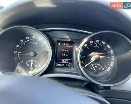 Серый Шкода Суперб, объемом двигателя 2 л и пробегом 295 тыс. км за 11200 $, фото 7 на Automoto.ua