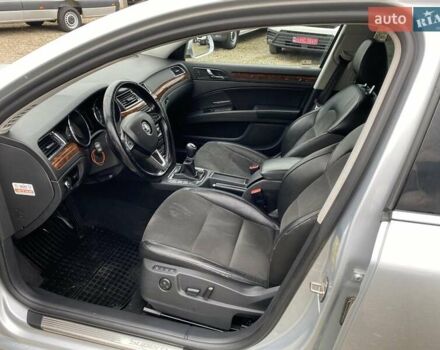 Сірий Шкода Суперб, об'ємом двигуна 2 л та пробігом 315 тис. км за 10800 $, фото 42 на Automoto.ua