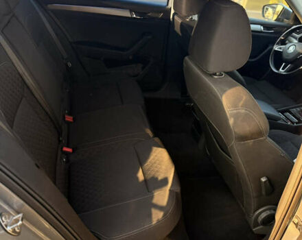 Серый Шкода Суперб, объемом двигателя 1.6 л и пробегом 250 тыс. км за 17371 $, фото 23 на Automoto.ua