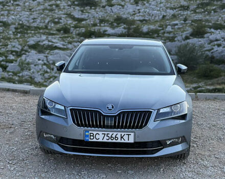 Серый Шкода Суперб, объемом двигателя 1.6 л и пробегом 250 тыс. км за 17371 $, фото 1 на Automoto.ua