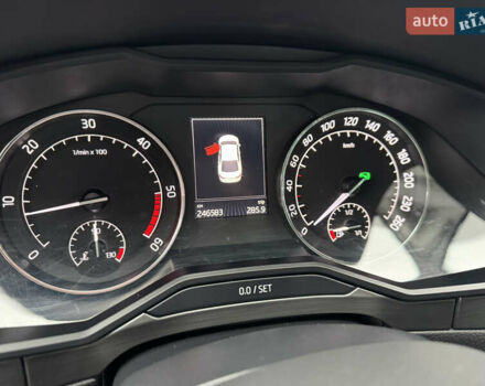 Сірий Шкода Суперб, об'ємом двигуна 2 л та пробігом 246 тис. км за 15900 $, фото 23 на Automoto.ua