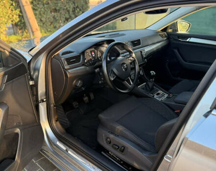 Серый Шкода Суперб, объемом двигателя 1.6 л и пробегом 250 тыс. км за 17371 $, фото 15 на Automoto.ua