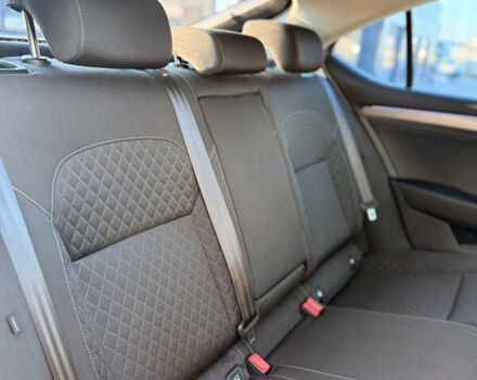 Серый Шкода Суперб, объемом двигателя 1.6 л и пробегом 250 тыс. км за 17371 $, фото 12 на Automoto.ua