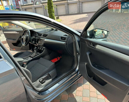 Серый Шкода Суперб, объемом двигателя 1.6 л и пробегом 243 тыс. км за 14950 $, фото 149 на Automoto.ua