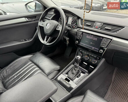 Сірий Шкода Суперб, об'ємом двигуна 2 л та пробігом 246 тис. км за 15900 $, фото 32 на Automoto.ua