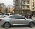 Сірий Шкода Суперб, об'ємом двигуна 2 л та пробігом 245 тис. км за 17900 $, фото 4 на Automoto.ua