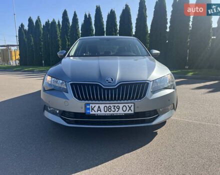 Серый Шкода Суперб, объемом двигателя 1.8 л и пробегом 122 тыс. км за 15500 $, фото 1 на Automoto.ua