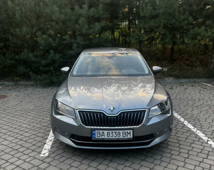 Серый Шкода Суперб, объемом двигателя 2 л и пробегом 297 тыс. км за 17000 $, фото 2 на Automoto.ua