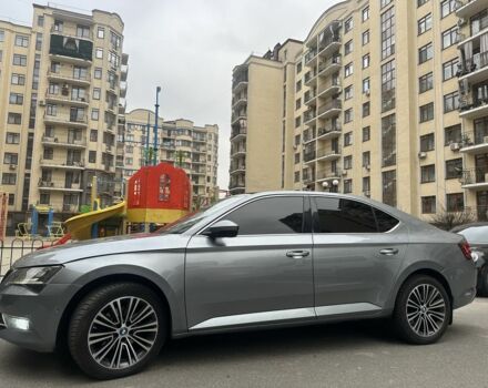 Сірий Шкода Суперб, об'ємом двигуна 2 л та пробігом 245 тис. км за 17900 $, фото 3 на Automoto.ua