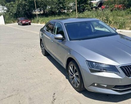 Серый Шкода Суперб, объемом двигателя 1.8 л и пробегом 147 тыс. км за 16500 $, фото 1 на Automoto.ua