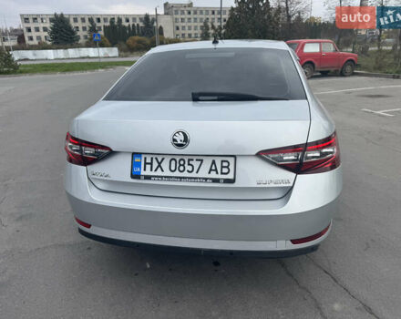 Шкода Суперб 2016 у Хмельницькому на Automoto.ua Сірий Шкода Суперб, об'ємом двигуна 1.97 л та пробігом 294 тис. км за 15949 $, фото 5 на Automoto.ua
