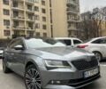 Сірий Шкода Суперб, об'ємом двигуна 2 л та пробігом 245 тис. км за 17900 $, фото 1 на Automoto.ua
