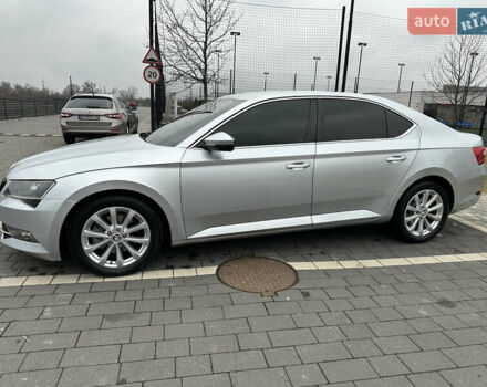 Серый Шкода Суперб, объемом двигателя 1.97 л и пробегом 243 тыс. км за 16499 $, фото 5 на Automoto.ua