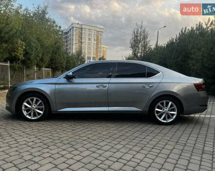 Серый Шкода Суперб, объемом двигателя 2 л и пробегом 297 тыс. км за 17000 $, фото 4 на Automoto.ua