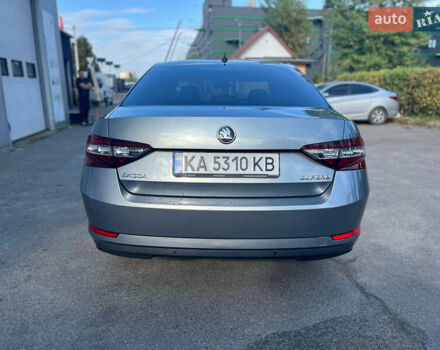 Серый Шкода Суперб, объемом двигателя 1.8 л и пробегом 280 тыс. км за 14700 $, фото 2 на Automoto.ua