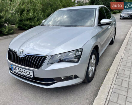 Серый Шкода Суперб, объемом двигателя 1.8 л и пробегом 82 тыс. км за 23999 $, фото 1 на Automoto.ua