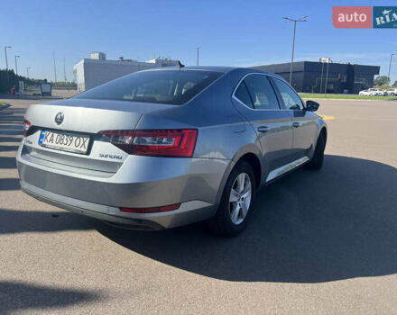 Сірий Шкода Суперб, об'ємом двигуна 1.8 л та пробігом 128 тис. км за 15000 $, фото 5 на Automoto.ua