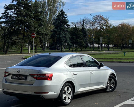 Серый Шкода Суперб, объемом двигателя 1.97 л и пробегом 223 тыс. км за 17999 $, фото 2 на Automoto.ua