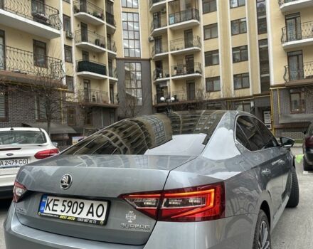 Сірий Шкода Суперб, об'ємом двигуна 2 л та пробігом 245 тис. км за 17900 $, фото 2 на Automoto.ua