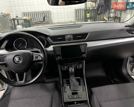 Серый Шкода Суперб, объемом двигателя 1.97 л и пробегом 200 тыс. км за 8900 $, фото 14 на Automoto.ua