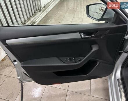 Серый Шкода Суперб, объемом двигателя 1.97 л и пробегом 200 тыс. км за 8900 $, фото 9 на Automoto.ua