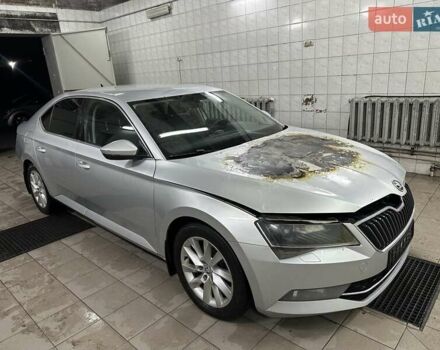 Серый Шкода Суперб, объемом двигателя 1.97 л и пробегом 200 тыс. км за 8900 $, фото 5 на Automoto.ua