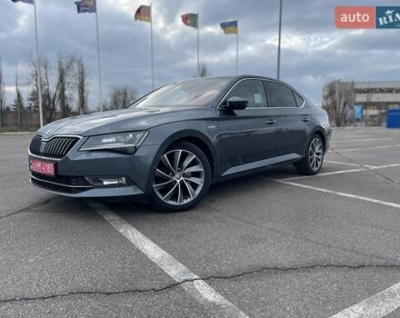 Серый Шкода Суперб, объемом двигателя 2 л и пробегом 260 тыс. км за 19500 $, фото 3 на Automoto.ua