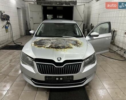 Серый Шкода Суперб, объемом двигателя 1.97 л и пробегом 200 тыс. км за 8900 $, фото 22 на Automoto.ua