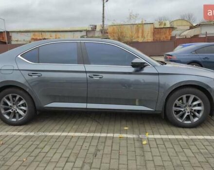 Серый Шкода Суперб, объемом двигателя 1.8 л и пробегом 130 тыс. км за 20000 $, фото 4 на Automoto.ua
