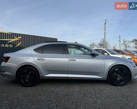 Серый Шкода Суперб, объемом двигателя 1.97 л и пробегом 189 тыс. км за 20499 $, фото 4 на Automoto.ua