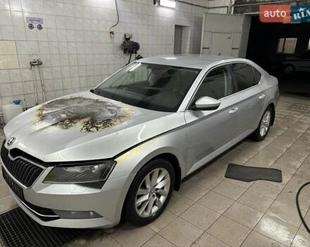 Серый Шкода Суперб, объемом двигателя 1.97 л и пробегом 200 тыс. км за 8900 $, фото 3 на Automoto.ua