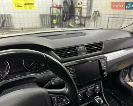 Серый Шкода Суперб, объемом двигателя 1.97 л и пробегом 200 тыс. км за 8900 $, фото 18 на Automoto.ua