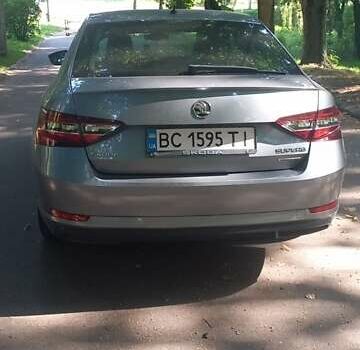 Серый Шкода Суперб, объемом двигателя 1.6 л и пробегом 228 тыс. км за 17700 $, фото 4 на Automoto.ua