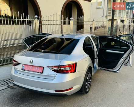 Серый Шкода Суперб, объемом двигателя 2 л и пробегом 210 тыс. км за 16450 $, фото 2 на Automoto.ua