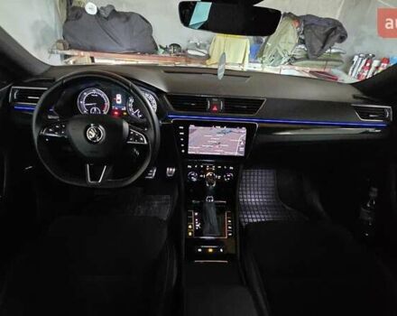 Серый Шкода Суперб, объемом двигателя 1.97 л и пробегом 175 тыс. км за 26300 $, фото 32 на Automoto.ua