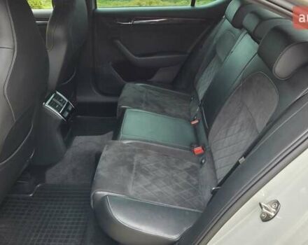 Серый Шкода Суперб, объемом двигателя 1.97 л и пробегом 175 тыс. км за 26300 $, фото 25 на Automoto.ua