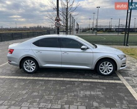 Серый Шкода Суперб, объемом двигателя 1.97 л и пробегом 155 тыс. км за 25000 $, фото 3 на Automoto.ua