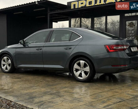 Серый Шкода Суперб, объемом двигателя 1.97 л и пробегом 230 тыс. км за 18900 $, фото 2 на Automoto.ua