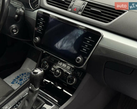 Серый Шкода Суперб, объемом двигателя 1.97 л и пробегом 230 тыс. км за 18900 $, фото 7 на Automoto.ua