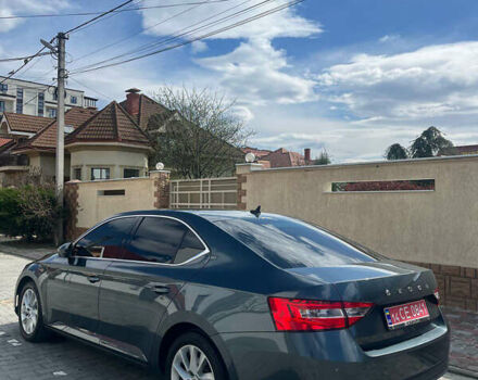 Серый Шкода Суперб, объемом двигателя 2 л и пробегом 298 тыс. км за 20500 $, фото 3 на Automoto.ua