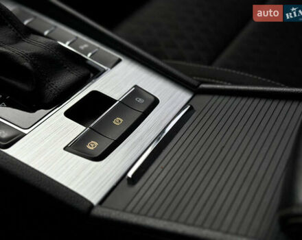 Серый Шкода Суперб, объемом двигателя 2 л и пробегом 218 тыс. км за 19999 $, фото 57 на Automoto.ua