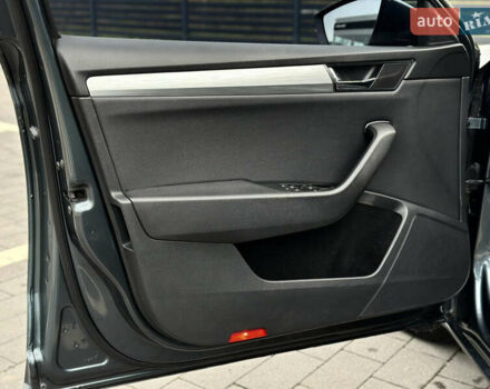 Серый Шкода Суперб, объемом двигателя 2 л и пробегом 218 тыс. км за 19999 $, фото 39 на Automoto.ua