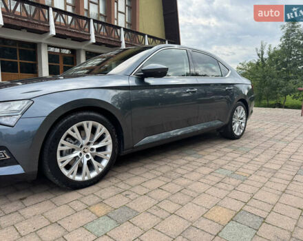 Серый Шкода Суперб, объемом двигателя 2 л и пробегом 215 тыс. км за 25400 $, фото 2 на Automoto.ua