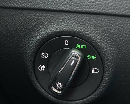 Сірий Шкода Суперб, об'ємом двигуна 1.97 л та пробігом 178 тис. км за 28800 $, фото 4 на Automoto.ua