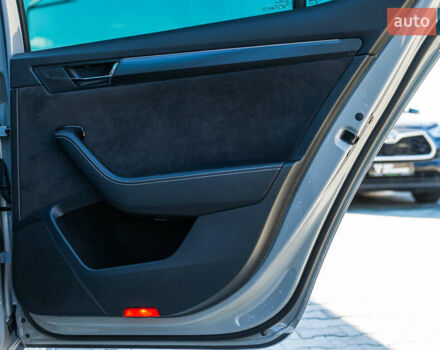 Серый Шкода Суперб, объемом двигателя 1.98 л и пробегом 108 тыс. км за 43000 $, фото 39 на Automoto.ua