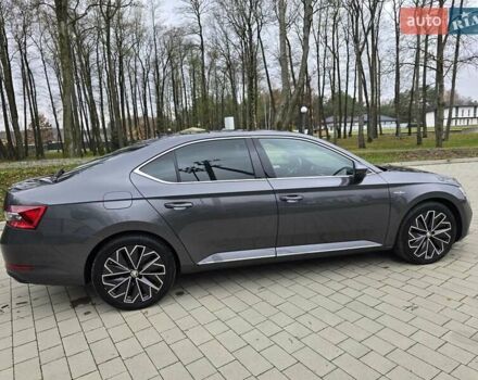 Сірий Шкода Суперб, об'ємом двигуна 1.97 л та пробігом 172 тис. км за 31300 $, фото 21 на Automoto.ua