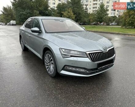 Серый Шкода Суперб, объемом двигателя 1.98 л и пробегом 55 тыс. км за 30900 $, фото 3 на Automoto.ua
